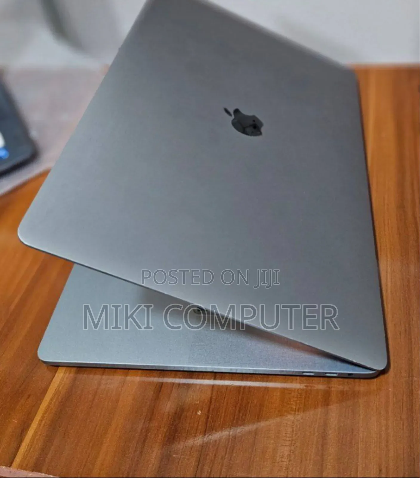 New Laptop Apple MacBook Pro 2019 16GB Intel Core I9 SSD 1T