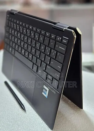 Photo - New Laptop HP Spectra 13 16GB Intel Core I7 SSD 1T