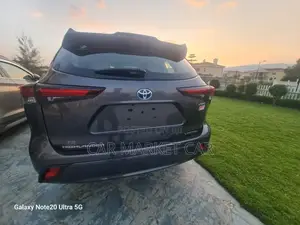 New Toyota Highlander Hybrid 2024 Gray