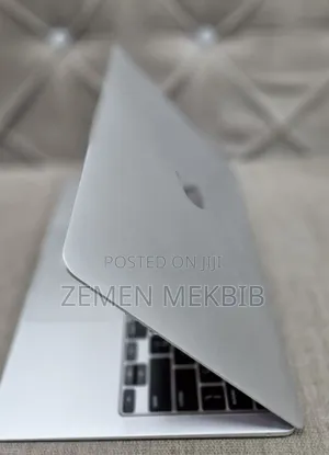 Photo - New Laptop Apple MacBook Air 2020 8GB Intel Core I5 SSD 512GB