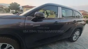 New Toyota Highlander Hybrid 2024 Matt Black