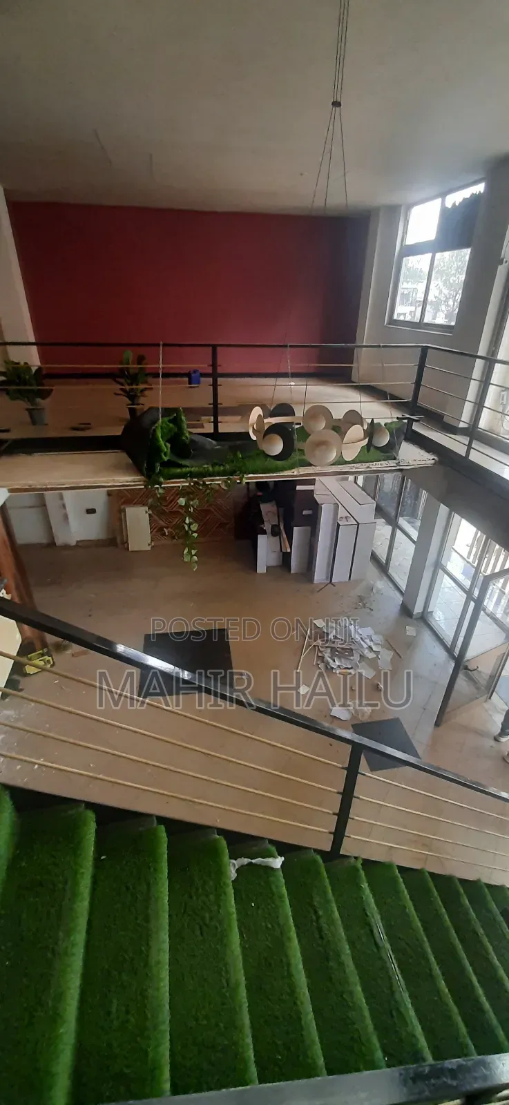 ግራውንድ ላይ ነው