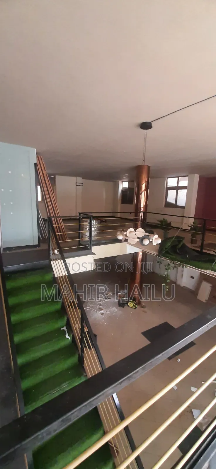 ግራውንድ ላይ ነው