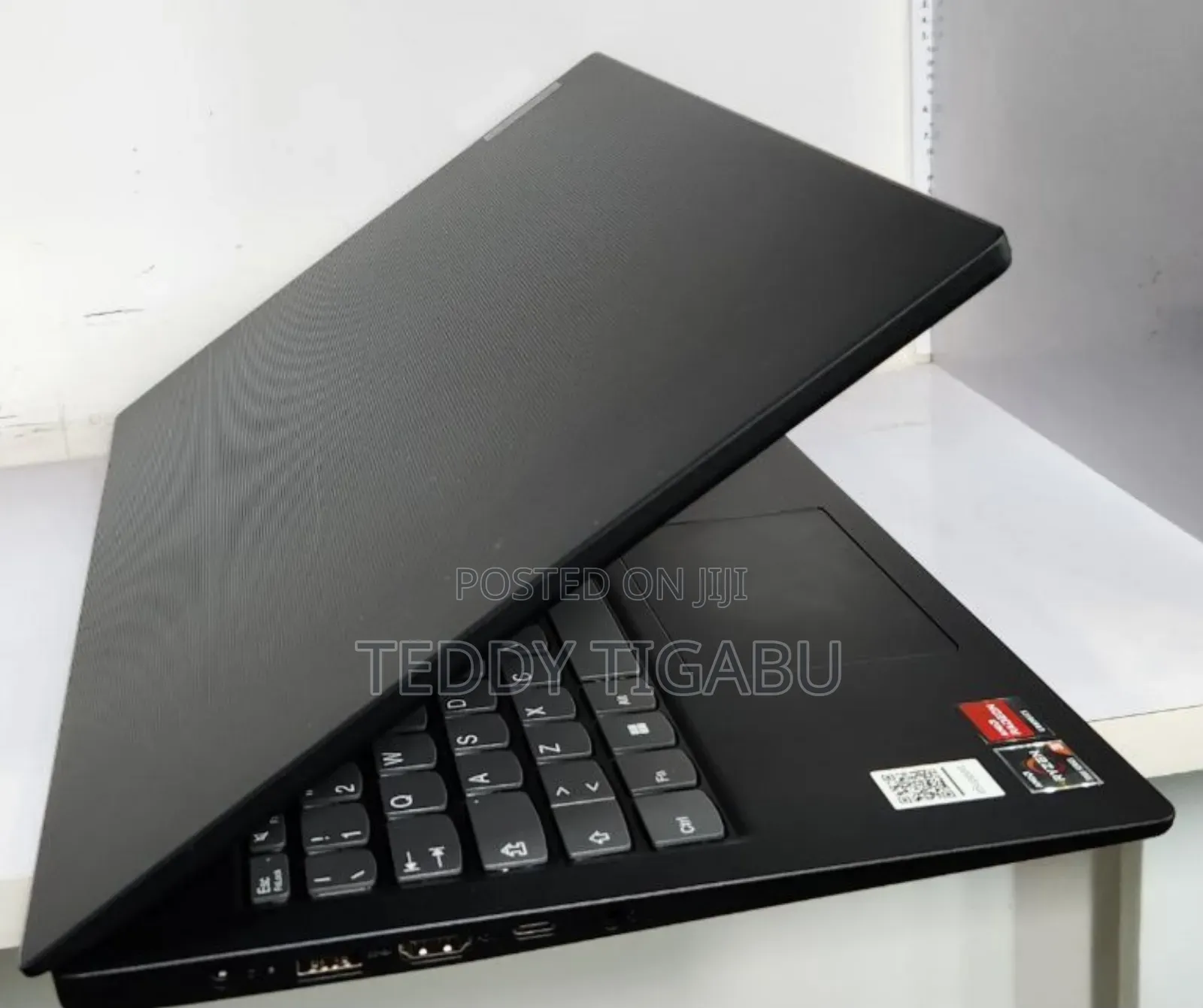 New Laptop Lenovo Ideapad V14 IGL 8GB AMD Ryzen 3 SSD 256GB