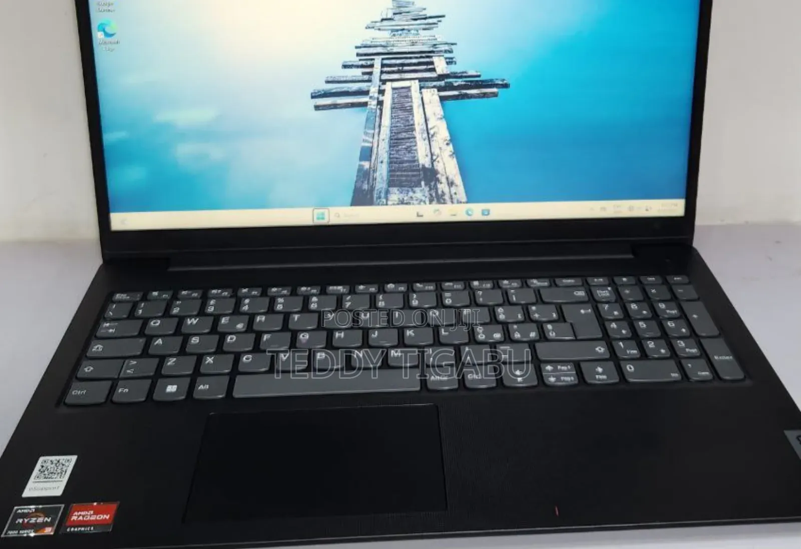 New Laptop Lenovo Ideapad V14 IGL 8GB AMD Ryzen 3 SSD 256GB