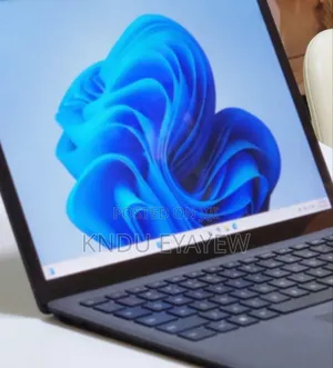 New Laptop Microsoft Surface 16GB Intel Core I7 SSD 512GB