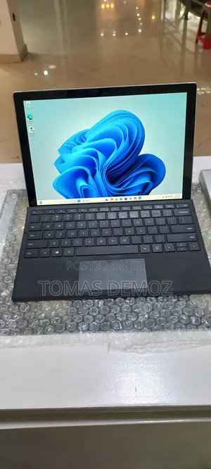 Photo - New Laptop Microsoft Surface Pro 5 16GB Intel Core I7 SSD 512GB