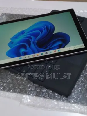 New Laptop Microsoft Surface Pro 5 16GB Intel Core I7 SSD 512GB