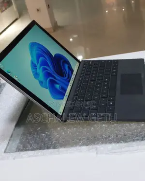 New Laptop Microsoft Surface 16GB Intel Core I7 SSD 512GB