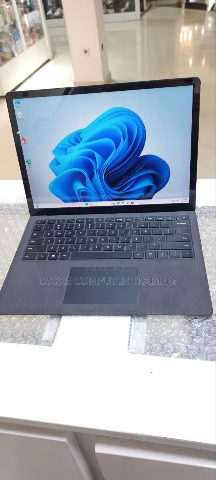 New Laptop Microsoft Surface 16GB Intel Core i7 SSD 512GB
