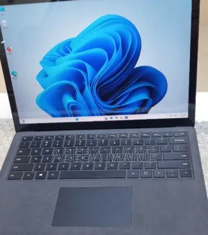 New Laptop Microsoft Surface Laptop 2 16GB Intel Core I7 SSD 512GB