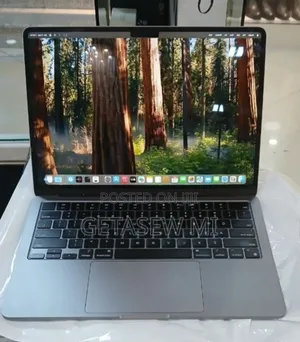 New Laptop Apple MacBook Air 2022 M2 8GB Apple M2 SSD 256GB