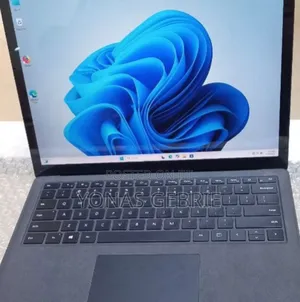 New Laptop Microsoft Surface Laptop 2 16GB Intel Core i7 SSD 512GB