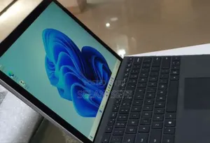 Photo - New Laptop Microsoft Surface Pro 5 16GB Intel Core I7 SSD 512GB