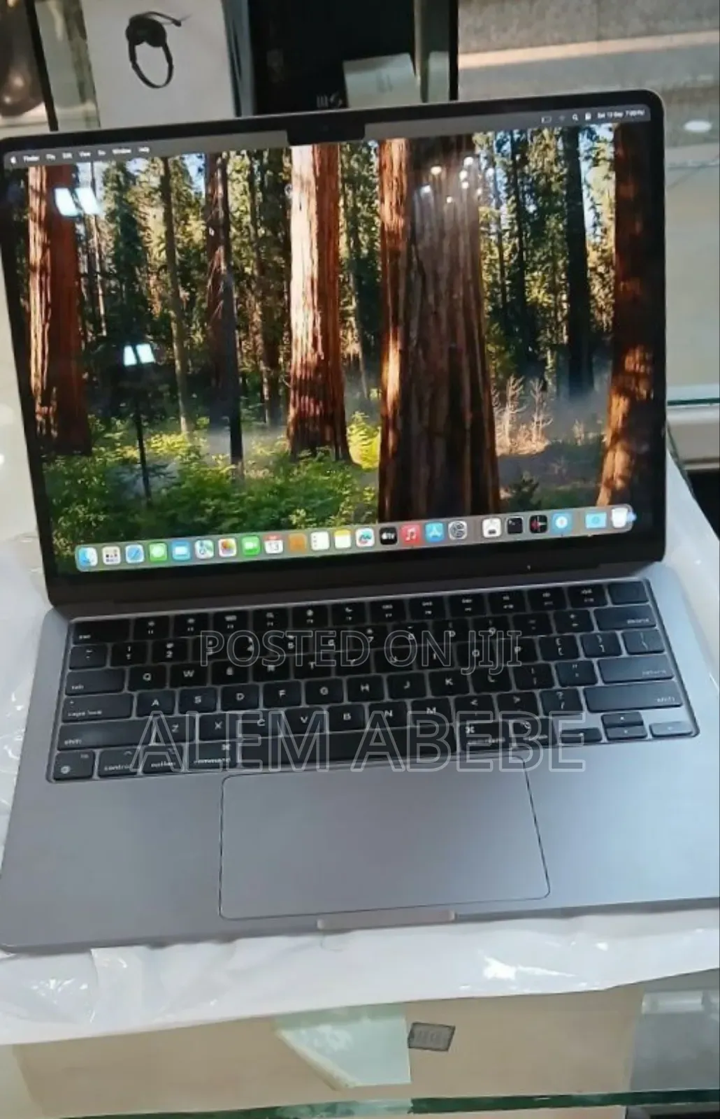 New Laptop Apple MacBook Air 2022 M2 8GB Apple M2 SSD 256GB