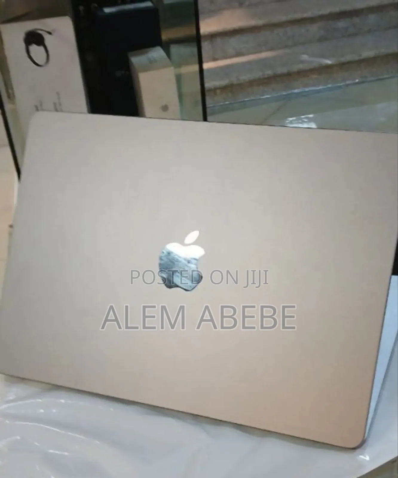 New Laptop Apple MacBook Air 2022 M2 8GB Apple M2 SSD 256GB