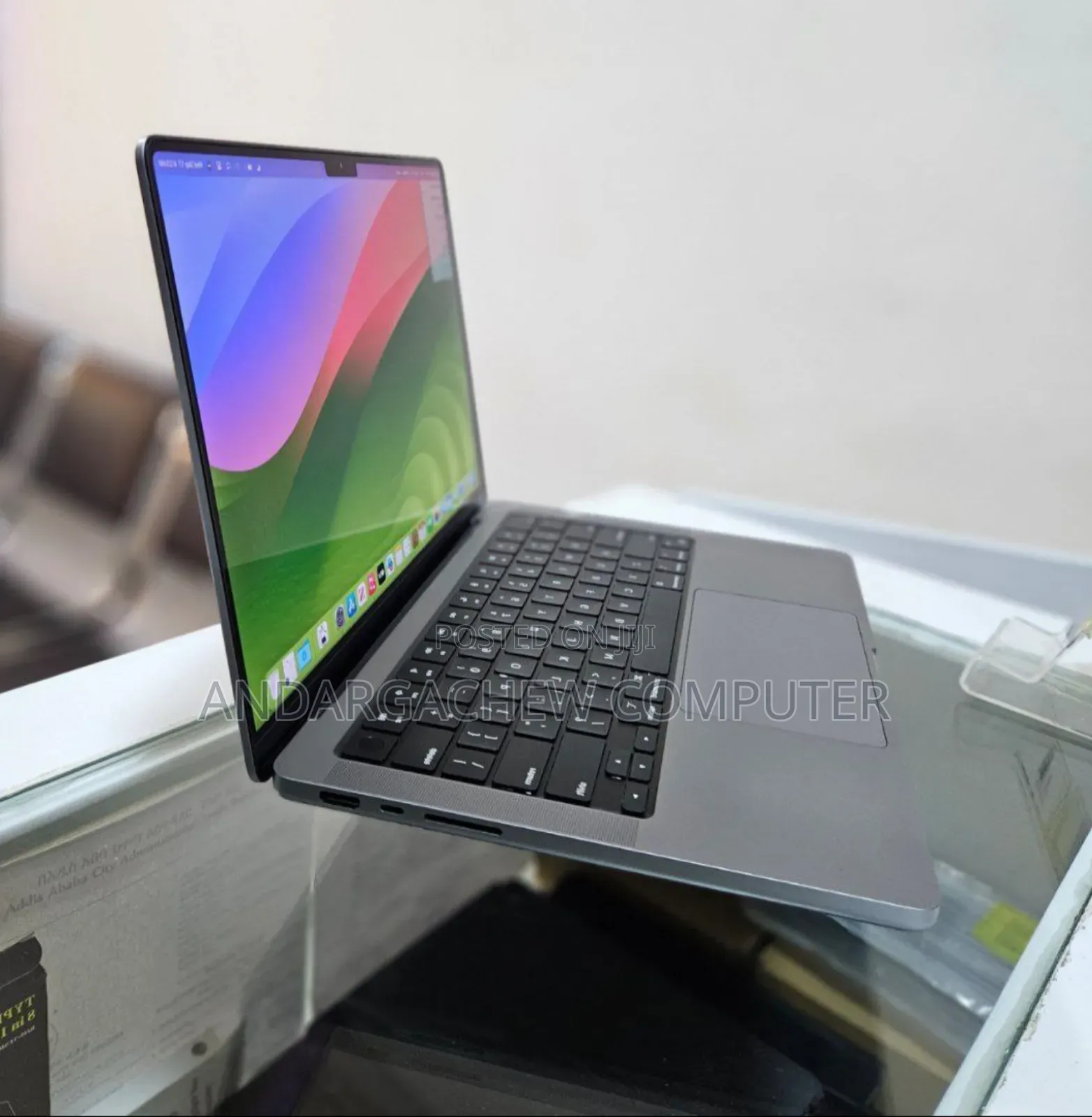 New Laptop Apple MacBook Pro M1 16GB Apple M1 Pro SSD 512GB