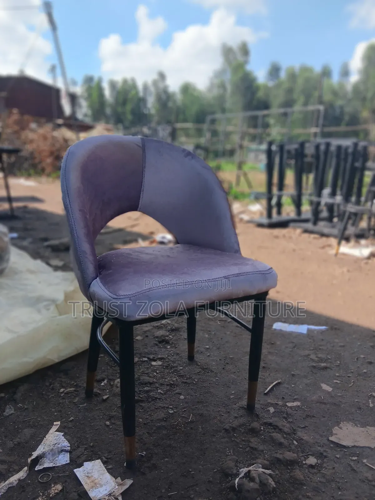 Quality Fabric With Metal Legs Chairs Hotels Restaurant