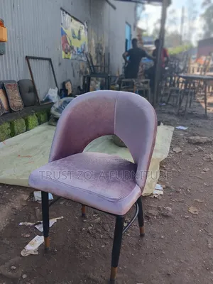 Quality Fabric With Metal Legs Chairs Hotels Restaurant