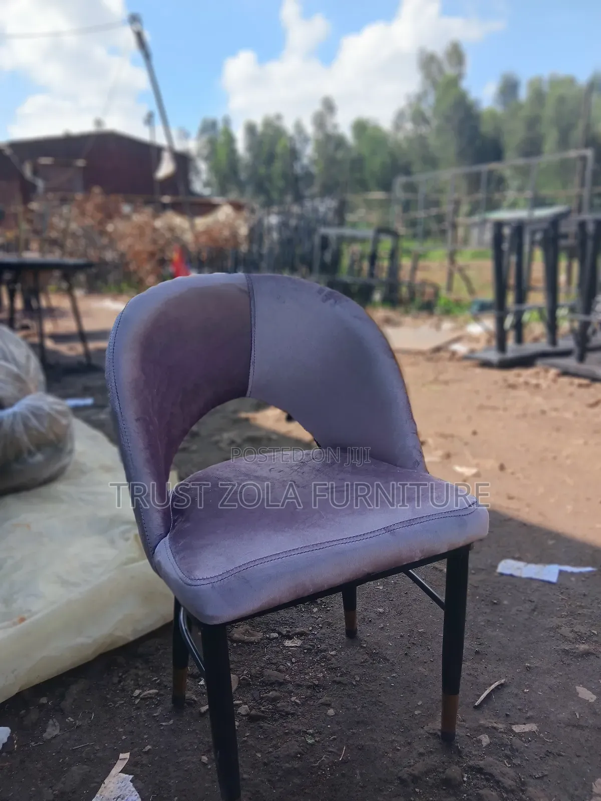 Quality Fabric With Metal Legs Chairs Hotels Restaurant