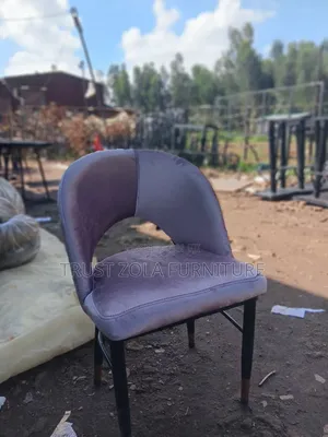 Quality Fabric With Metal Legs Chairs Hotels Restaurant