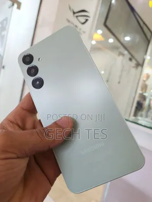 Photo - New Samsung Galaxy A16 128 GB Blue