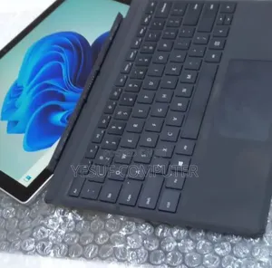 New Laptop Microsoft Surface Pro 5 16GB Intel Core I7 SSD 512GB