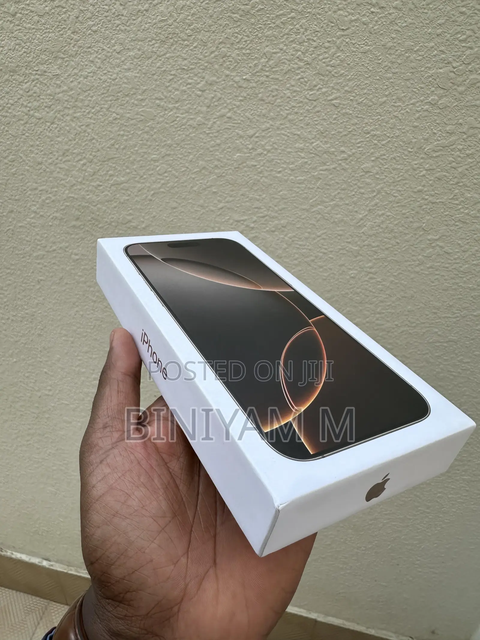 New Apple iPhone 16 Pro Max 256 GB Gold