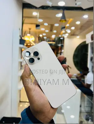 Photo - New Apple iPhone 16 Pro Max 256 GB Gold