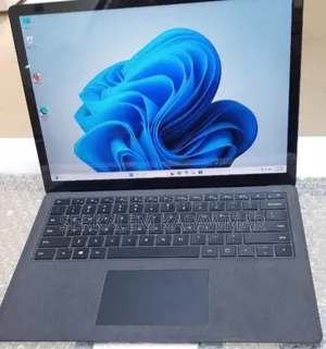 New Laptop Microsoft Surface Laptop 2 16GB Intel Core I7 SSD 512GB