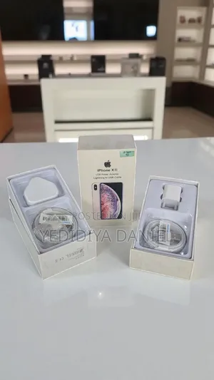 Photo - Apple iPhone X Usb Power Adapter and Lightning to Usb Cable