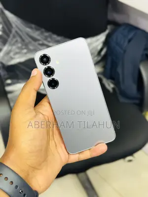 Photo - Samsung Galaxy S25 512 GB Silver