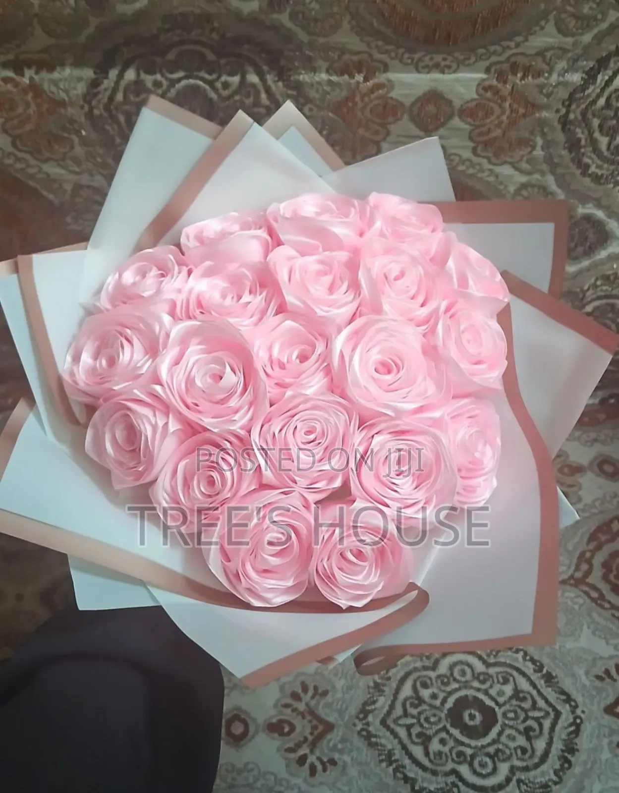 Hand-Made Midium Flower Bouquet/ የእጅ ስሪ የአበባ እቅፎች