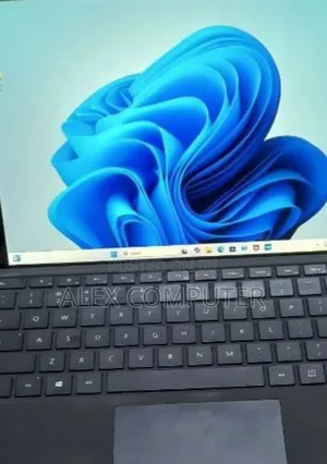 New Laptop Microsoft Surface Pro 16GB Intel Core I7 SSD 512GB