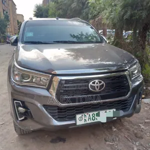 Toyota Hilux 2019 Gray