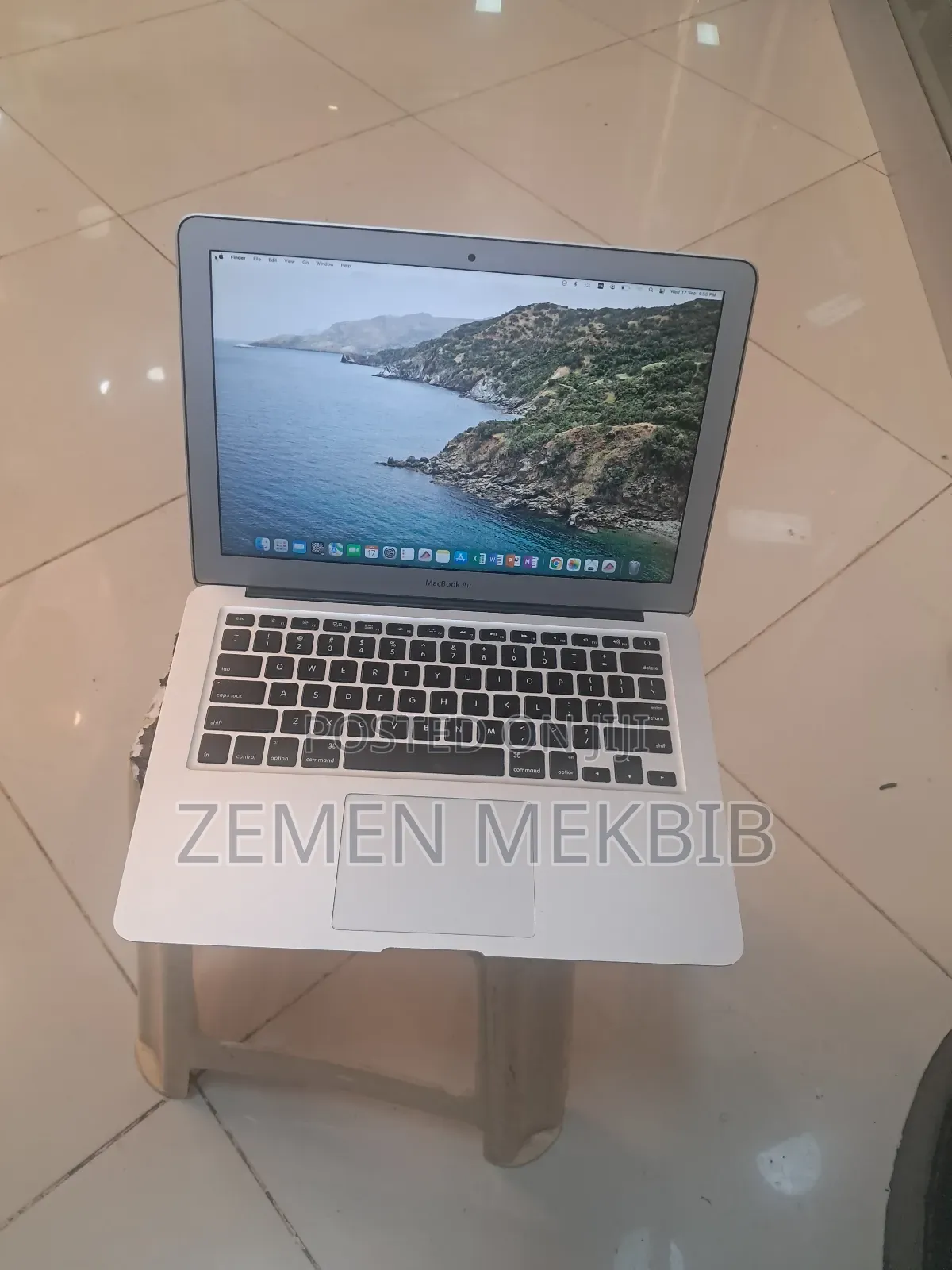 New Laptop Apple MacBook Air 2017 8GB Intel Core I5 SSD 256GB