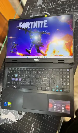 New Laptop MSI Crosshair 17 16GB Intel Core I7 SSD 1T