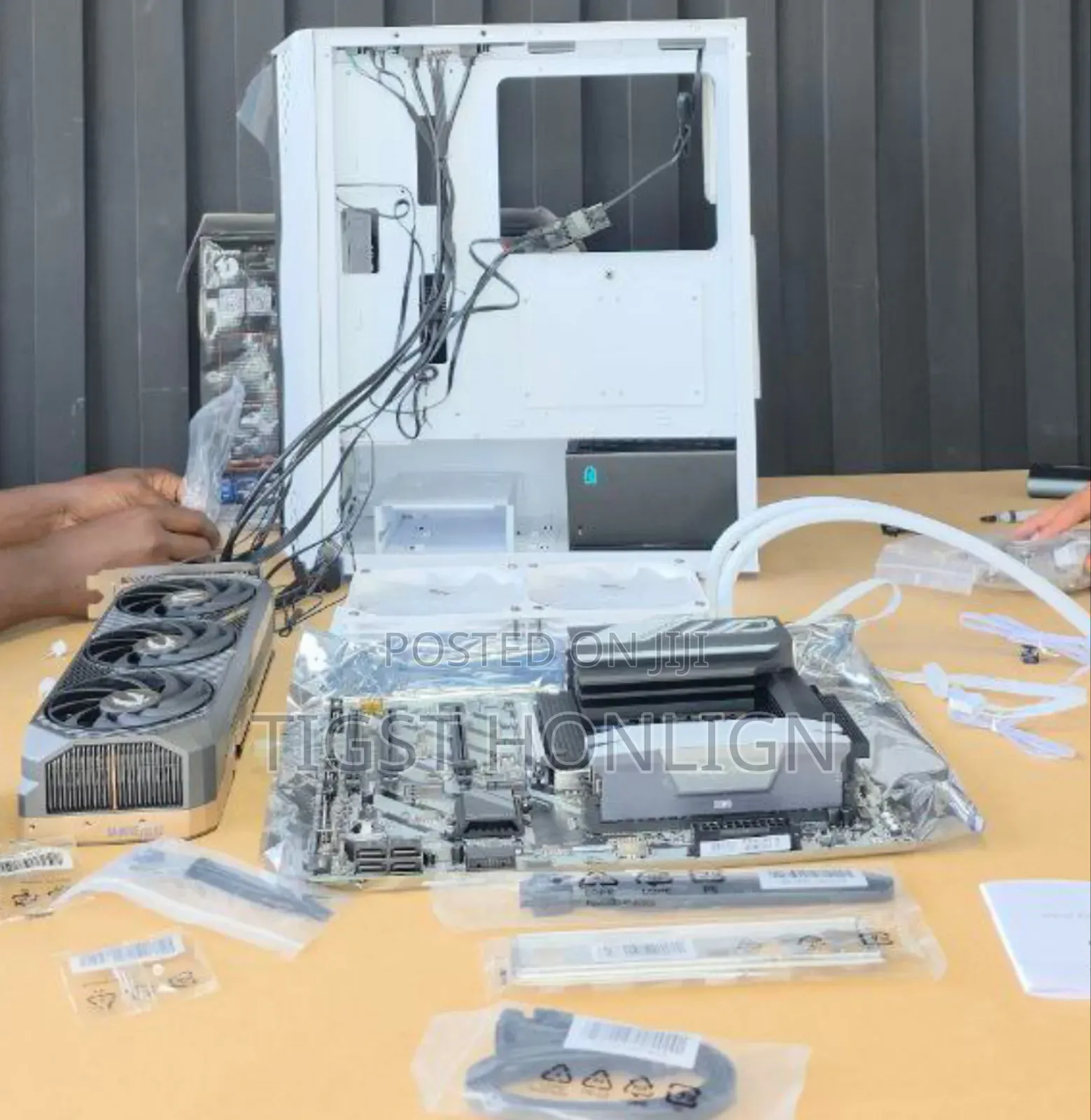 New Desktop Computer Asus ROG STRIX GD30CI 32GB Intel Core I9 SSD 1T