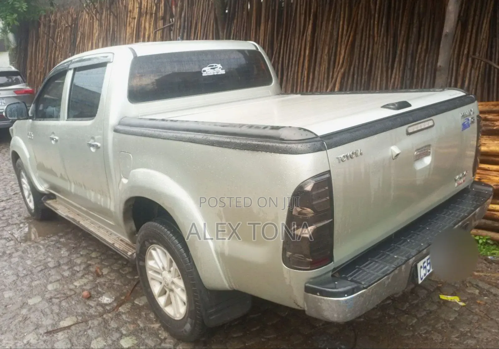 Toyota Hilux 2014 Gold