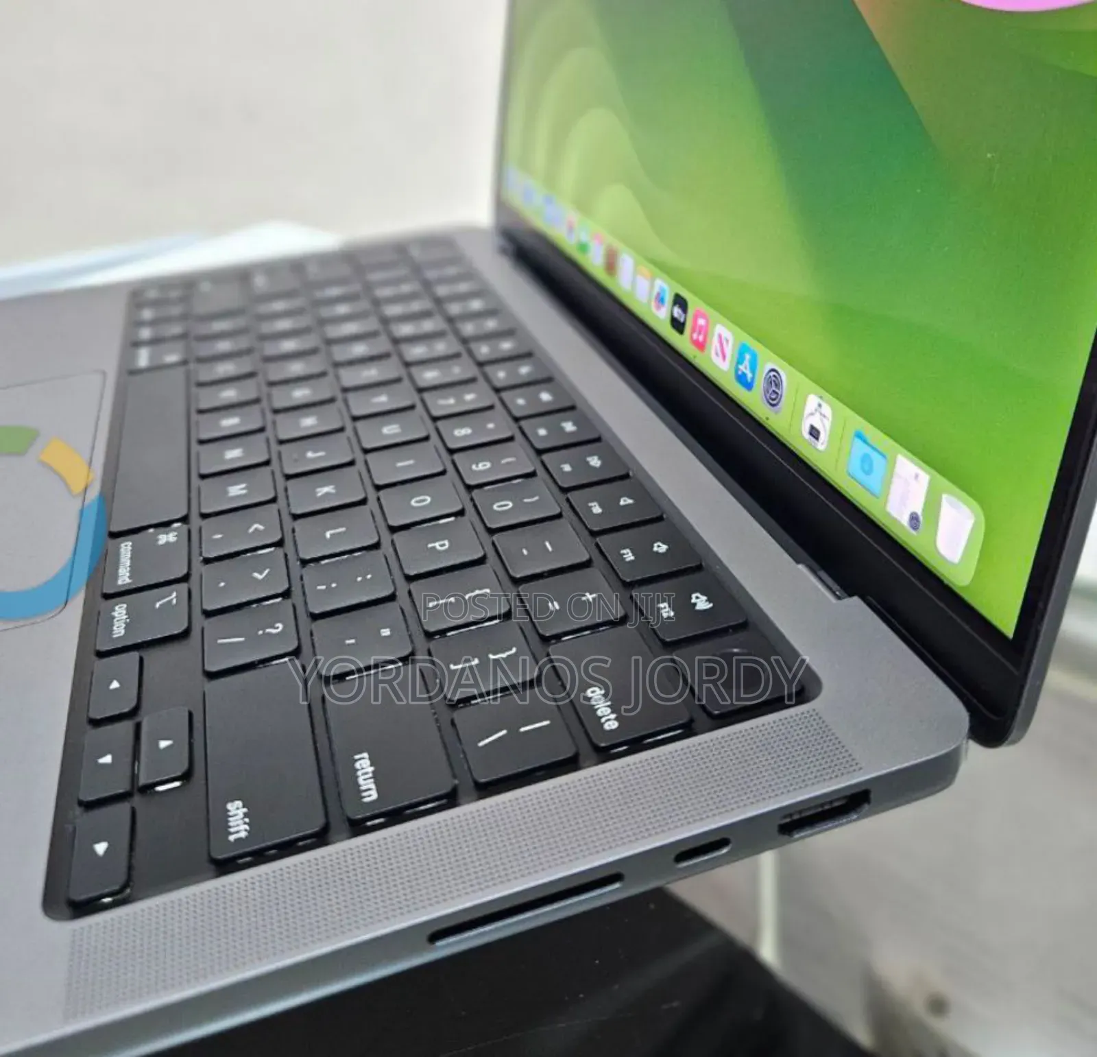 New Laptop Apple MacBook Pro 2021 M1 16GB Apple M1 Pro SSD 512GB