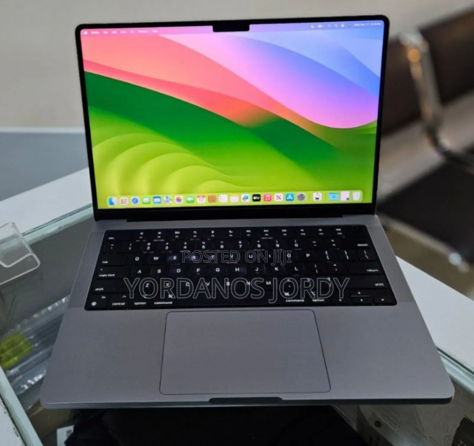 New Laptop Apple MacBook Pro 2021 M1 16GB Apple M1 Pro SSD 512GB