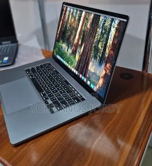 Photo - New Laptop Apple MacBook Pro 2019 16GB Intel Core i9 SSD 1T