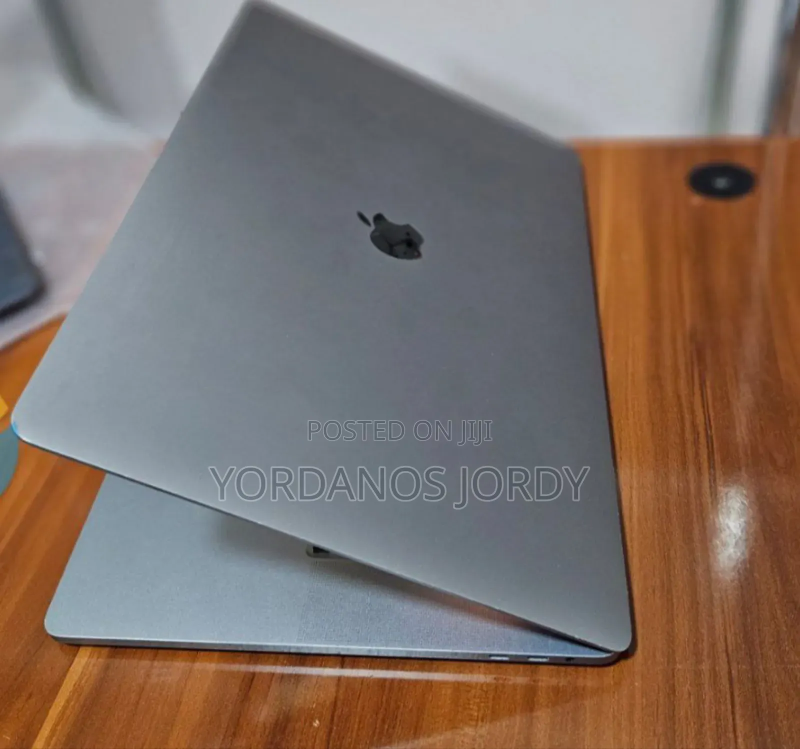 New Laptop Apple MacBook Pro 2019 16GB Intel Core i9 SSD 1T