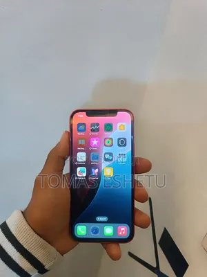 Photo - Apple iPhone 12 128 GB Red
