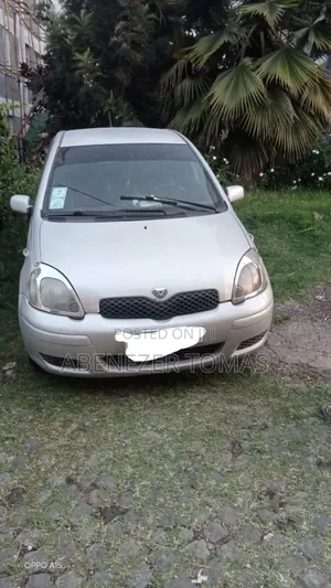 Photo - Toyota Vitz 2003 Silver