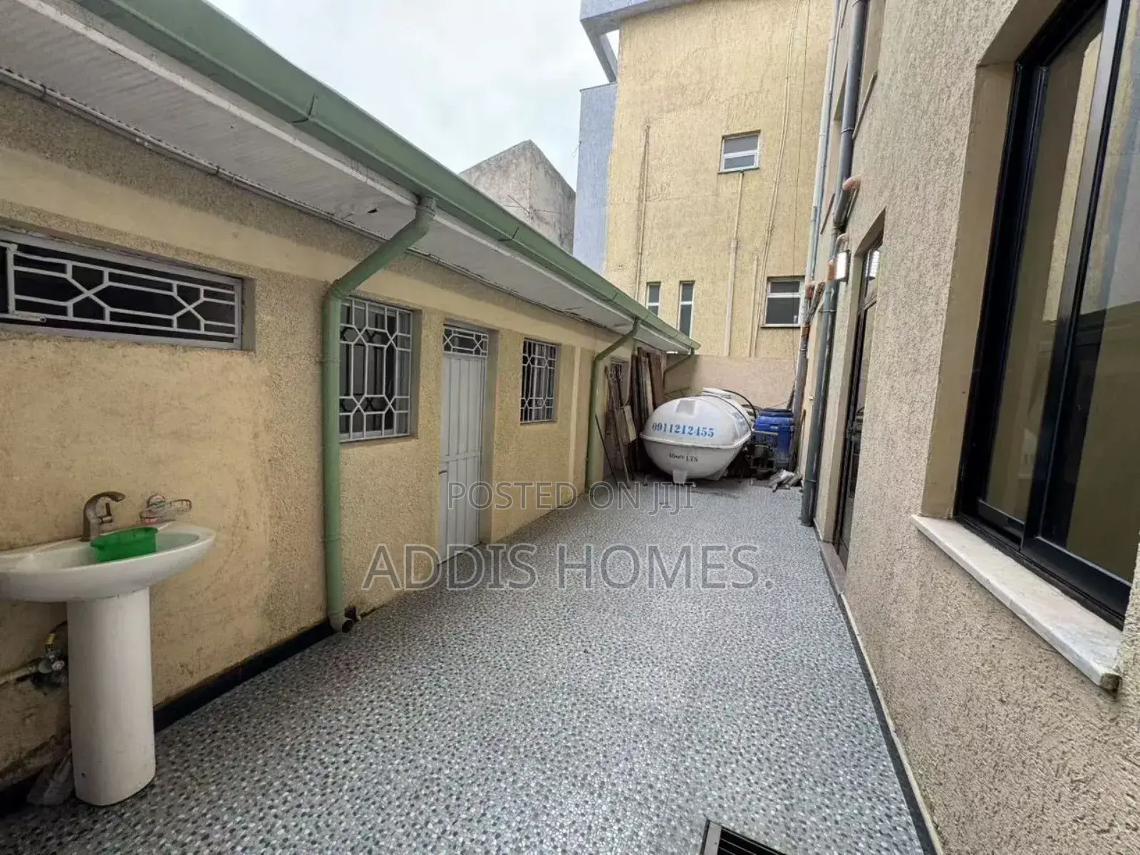 7bdrm Villa in Bole for rent