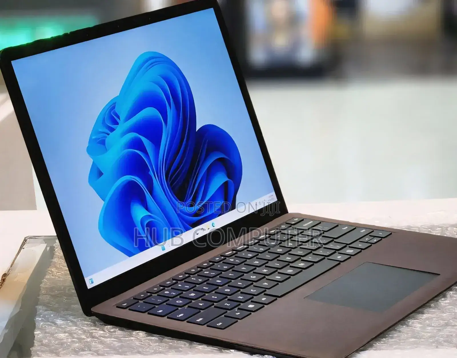 New Laptop Microsoft Surface Book 3 16GB Intel Core I7 SSD 512GB