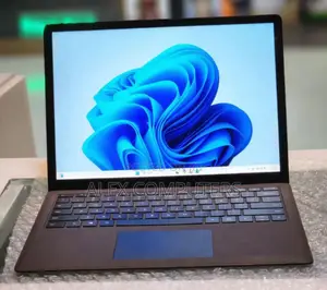 New Laptop Microsoft Surface 16GB Intel Core i7 SSD 512GB