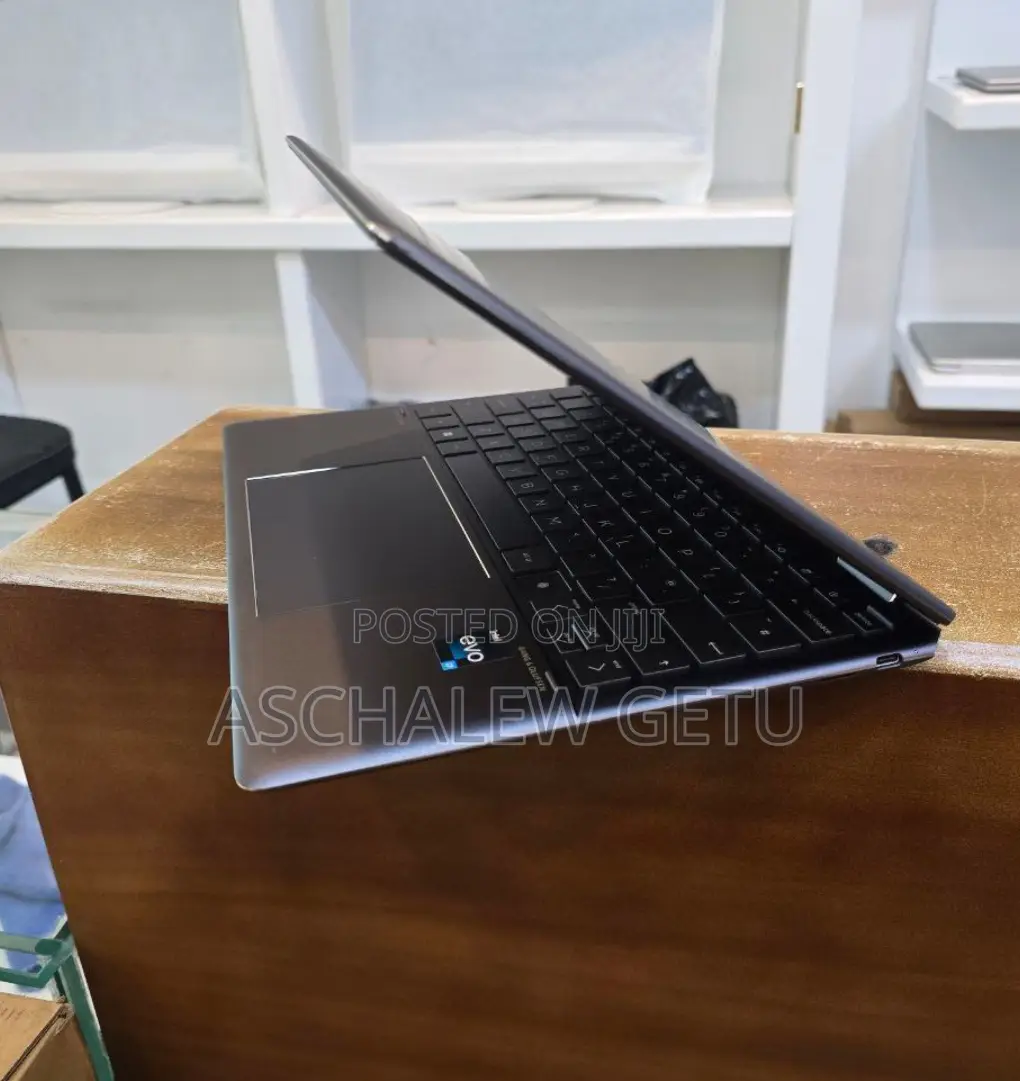 New Laptop HP Spectre 16GB Intel Core I7 SSD 1T