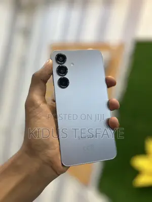 Photo - New Samsung Galaxy S25 512 GB Blue